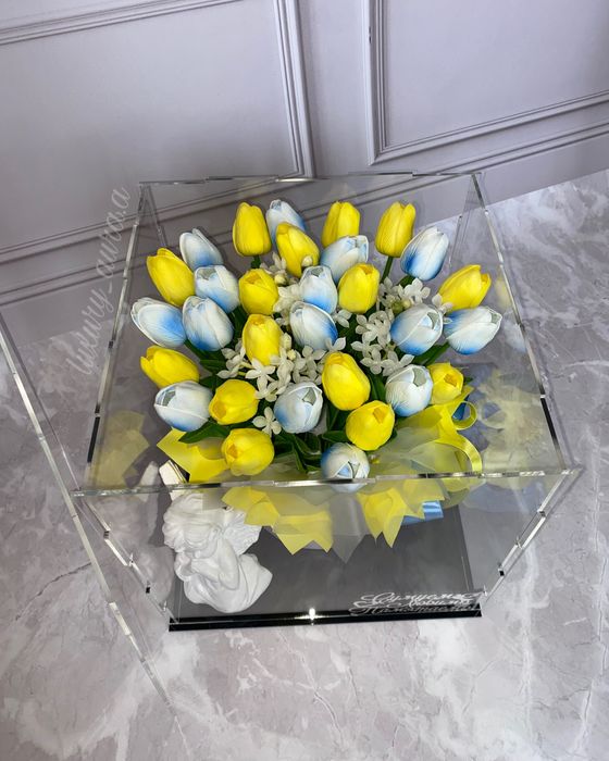 Композиція з латексних тюльпанів