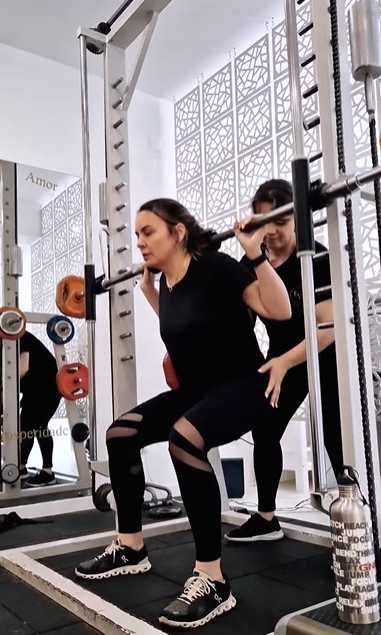 Multipower e Marquesas, Lavatórios e mesas de escritório