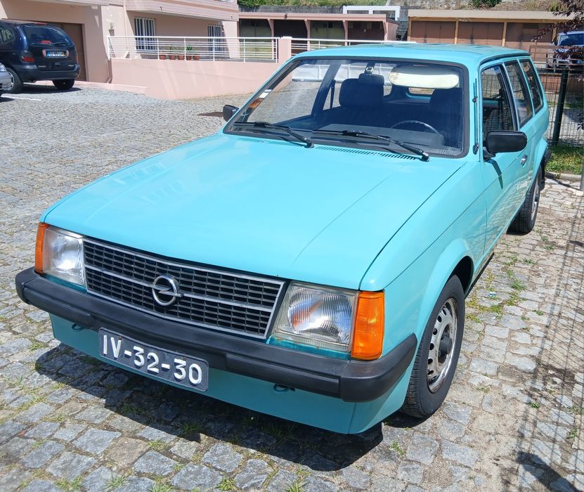 Opel kadett D caravan