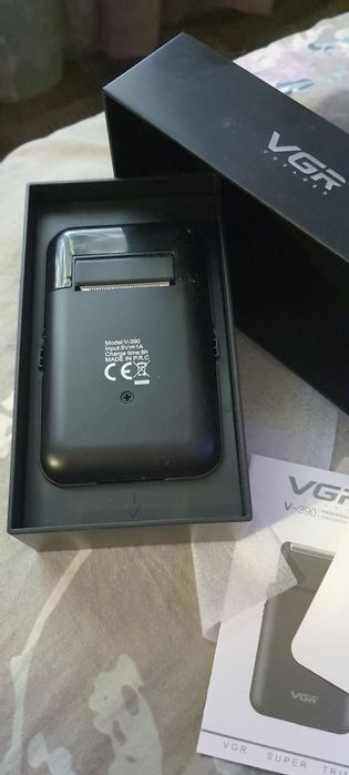 Продам новую аккумуляторную бритву