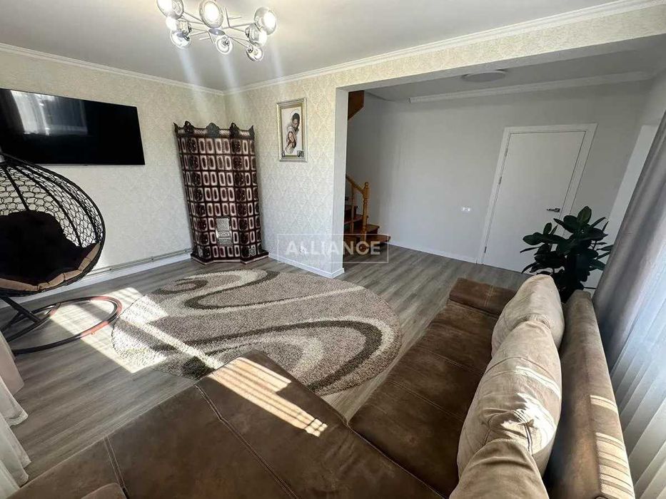 Продам шикарний будинок в 15 км від Івано-Франківська