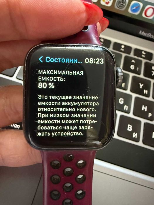 Apple Watch Series 5 40mm Black Space Gray Алюміній чорні батарея 80% смарт годинник