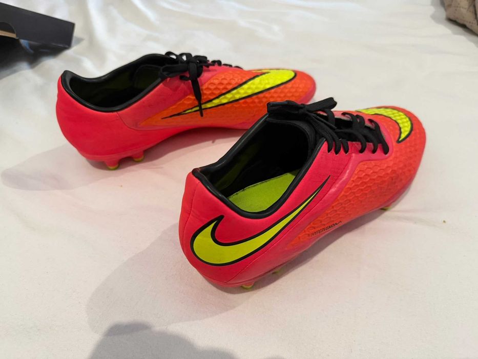Chuteiras Nike Hypervenom Rosa/Amarelo