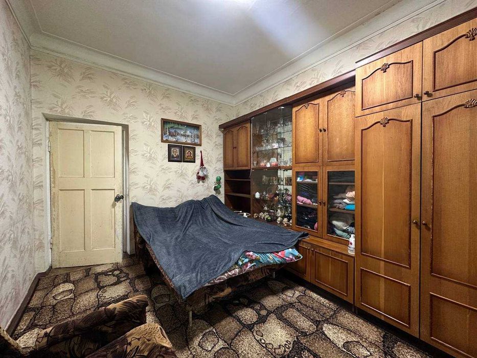 Васильківська 27/2, продаж 2к.кв. біля метро.