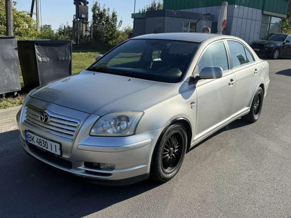 Тойота авенсіс 2003 р