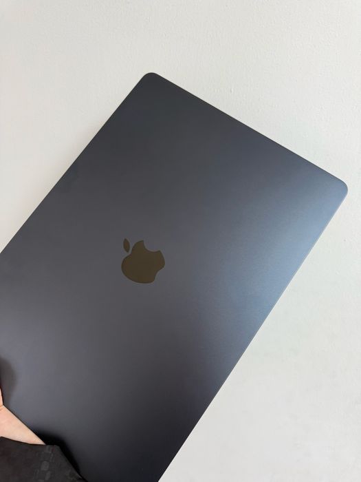 MacBook Air 15” (M3, 8GB/512GB)