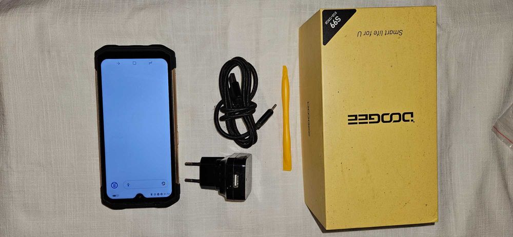 Pancerny telefon DOOGEE S99