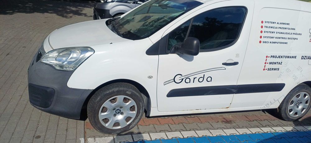 Sprzedam auto Peugeot Partner 1,6 HDi 90KM Furgon 2015