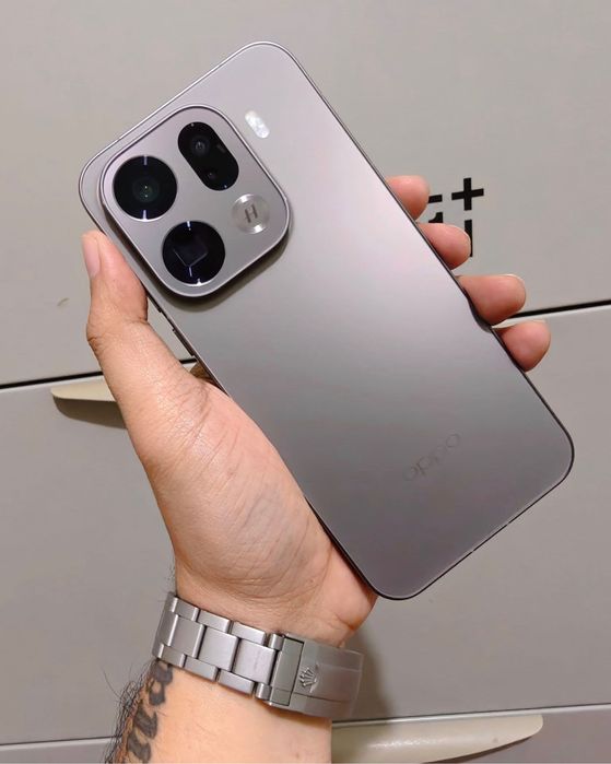 Новый Oppo Find X9 Pro 12/256 CN, 6,78”, Dimensity 9500, 7500 mAh