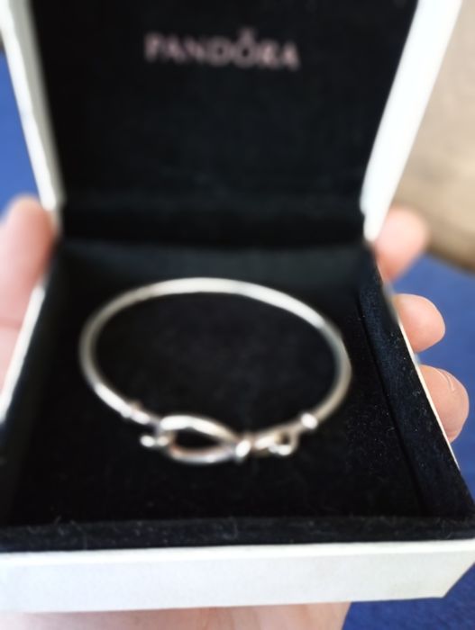 Браслет-бангл "Символ нескінченності" Pandora