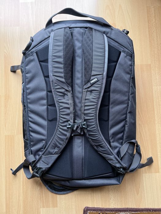 Thule landmark 40l obsidian