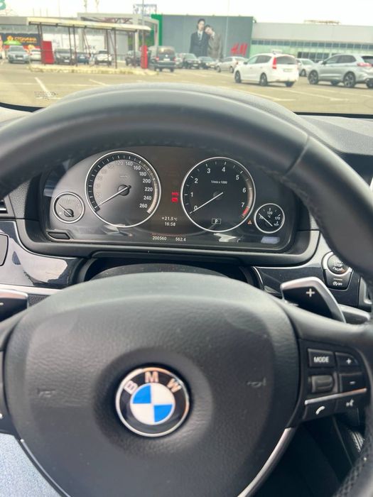 Офіційний BMW 520i