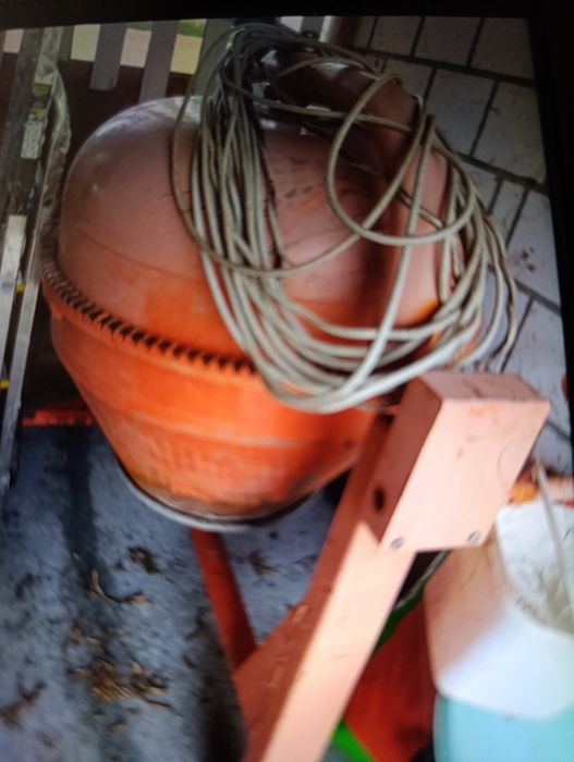 Sprzedam zagęszczarkę z betoniarką