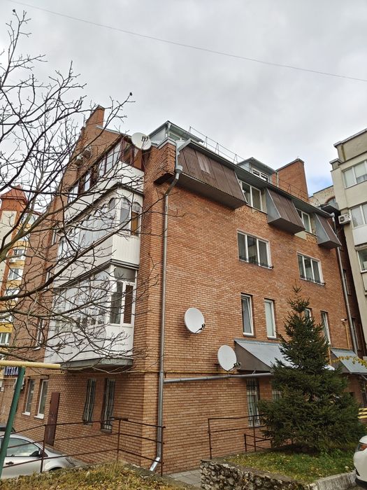 Продаю 2 рівнева квартира. Район Дружба