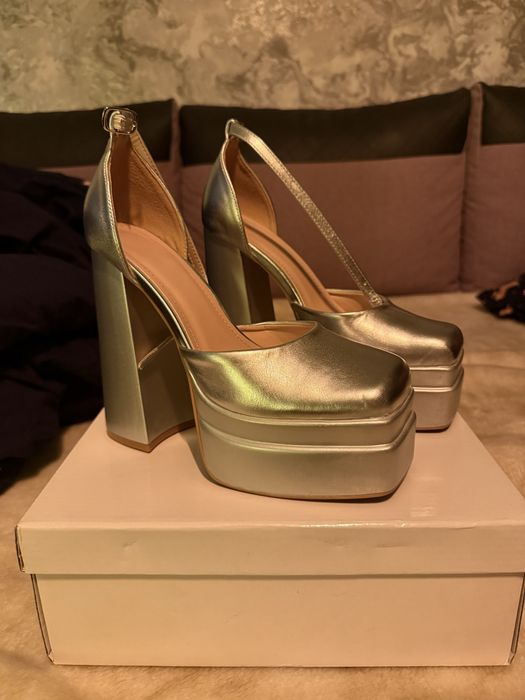 Buty / buty na słupku / buty na platformie