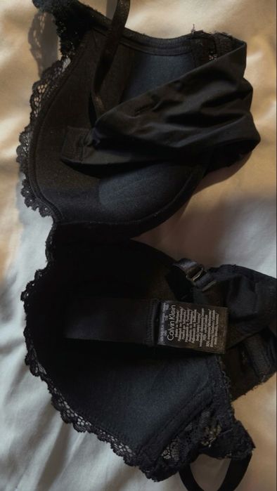 Biustnosz Calvin Klein 75B