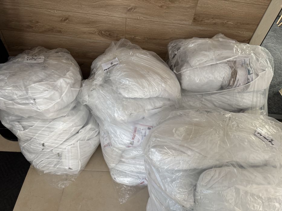 Ковдри двохспальні та односпальні Подушки