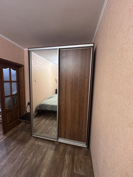 Шкаф купе с дзеркалом