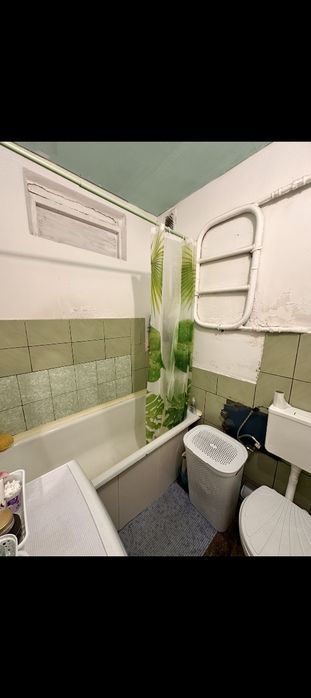 Квартира під бізнес у центрі Нововолинська 1-й поверх