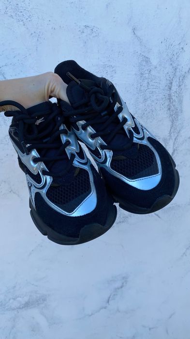 Продам кроссовки