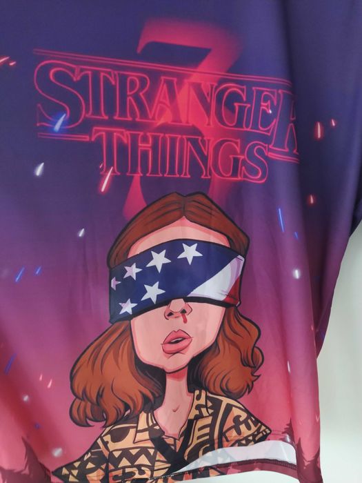 Fioletowa koszulka z krótkim rękawem Stranger Things roz. 4XL
