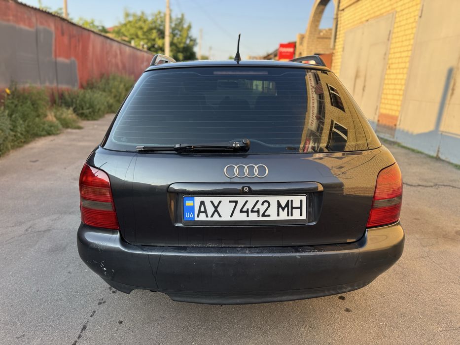 Продам Audi A4 B5 1998 года с ГБО