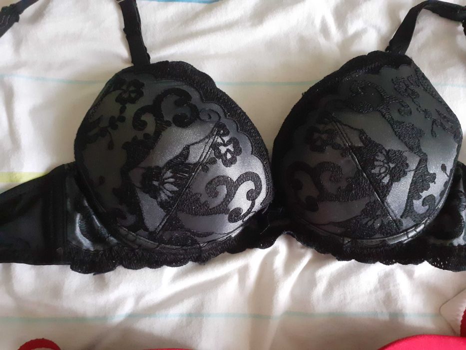 Продам бюстгалтери