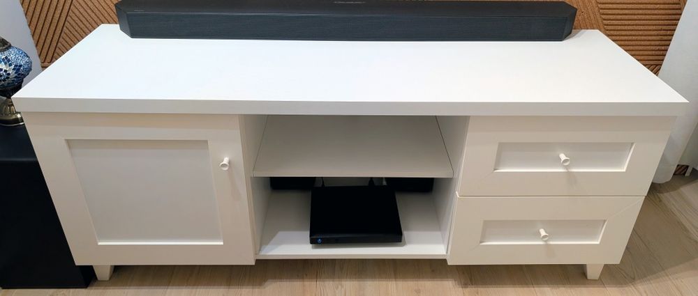 Stolik szafka RTV 138 cm Majorka od Bodzio (biały) stan idealny