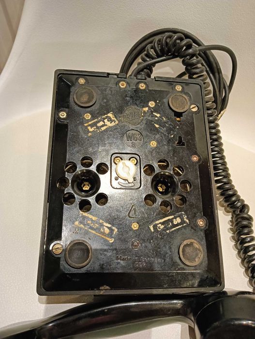 Stary  telefon RFT - bakelit