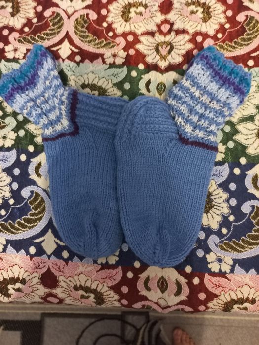 В'язані шкарпетки  тепли,різного кольору.