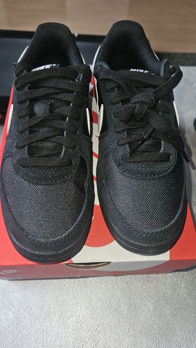 Buty chłopięce Nike (NOWE)