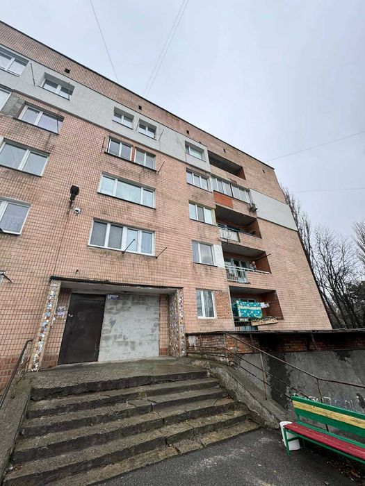 Кімната в гуртожитку з ремонтом Південно-Захід