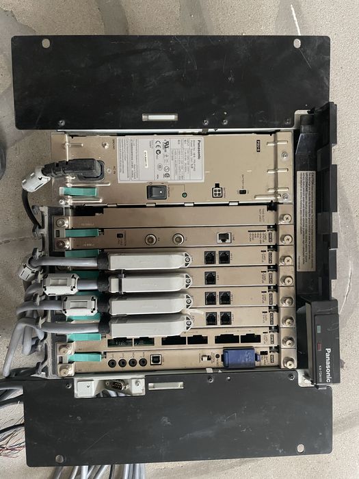Centrala telefoniczna Panasonic KX-TDA100