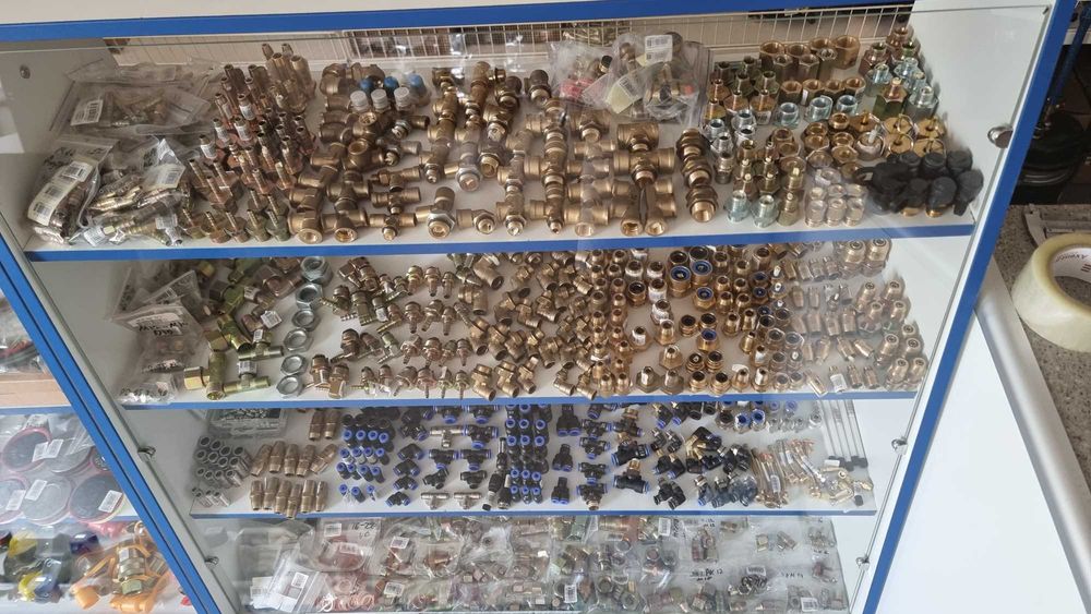 Фітінги до вантажівки. Штуцера. Аварійні з'єднання. БАГАТО. Вибір