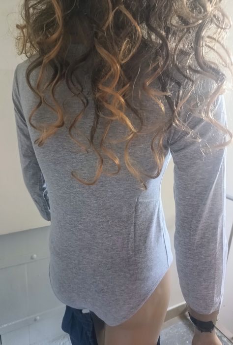 Szare body bluzka dekolt
