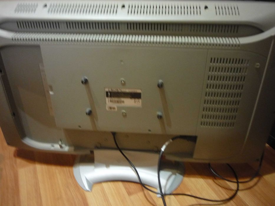 TV Crown Lcd a funcionar corretamente e com comando novo