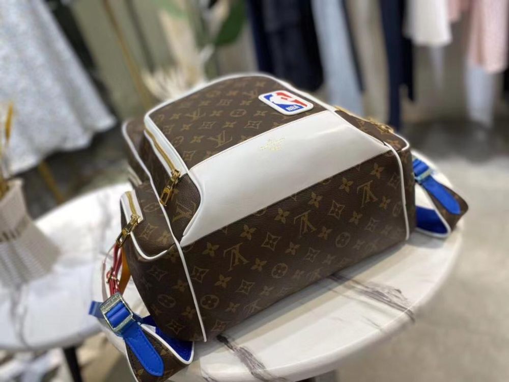 Mochila Louis Vuitton x NBA NOVA Mafamude E Vilar Do Paraíso • OLX