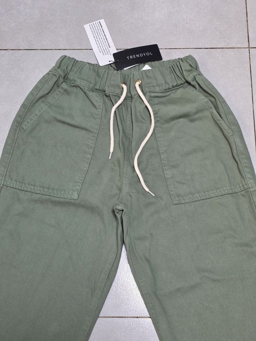 Spodnie jeansowe khaki Trendyol roz. M Loose