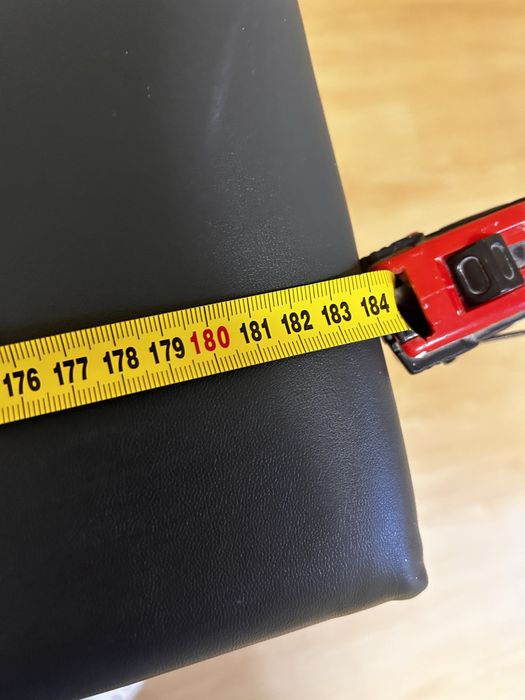 Кушетка для масажу, депіляції