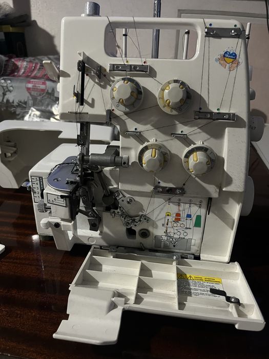 Оверлок побутовий Toyota