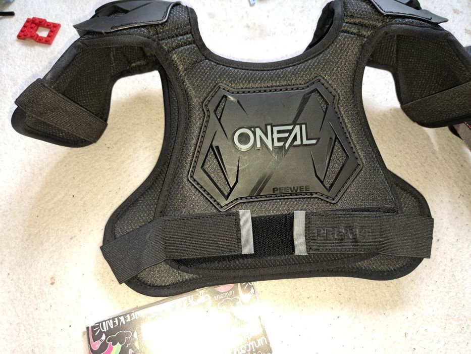 Kask dla dziecka około 3-8lat z akcesoriami