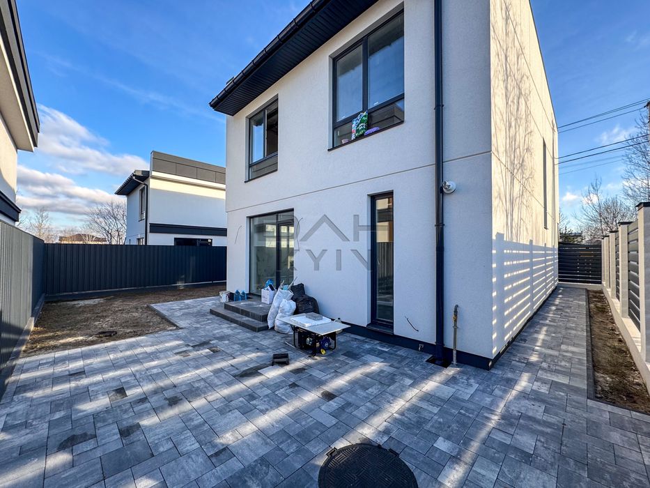 Окремий фасадний будинок 150 м², біля Ліцею №1, газ, асфальт