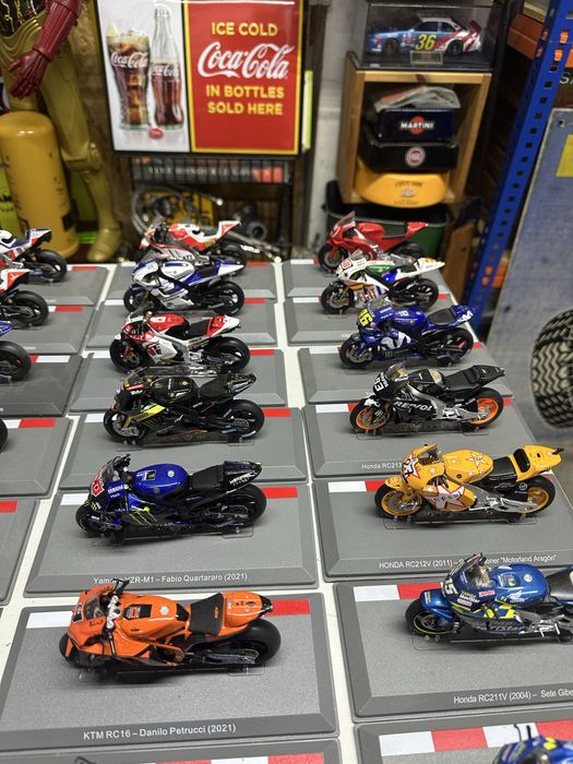 Motos escala 1.18