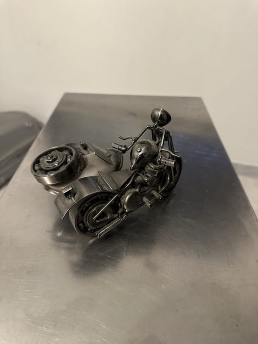 Estatuas de metal de decoracao