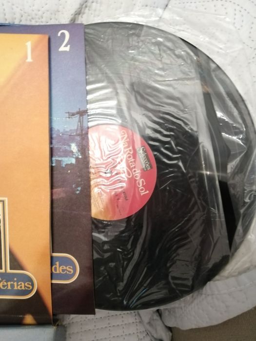 Álbuns de vinil como novos 8 discos cada