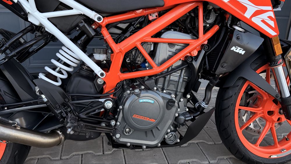 Мотоцикл KTM Duke 390