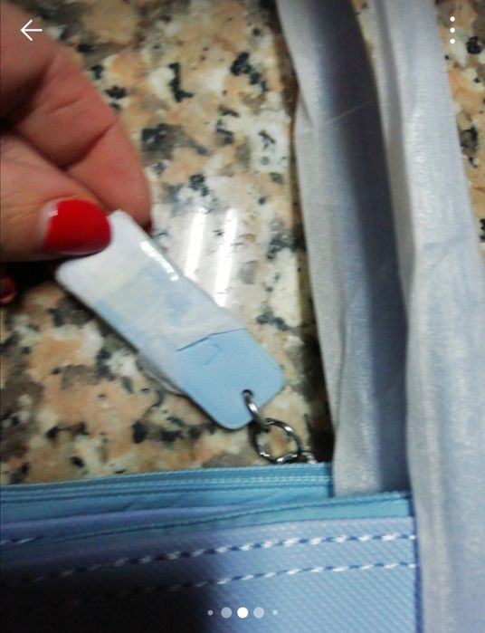 Mala de ombro Lacoste nova com etiquetas azul