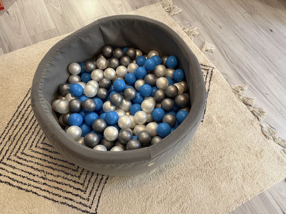 Basen z kulkami Misioo