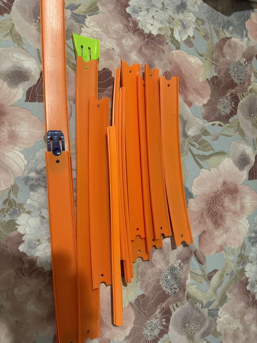 Продам дорожки hot wheels