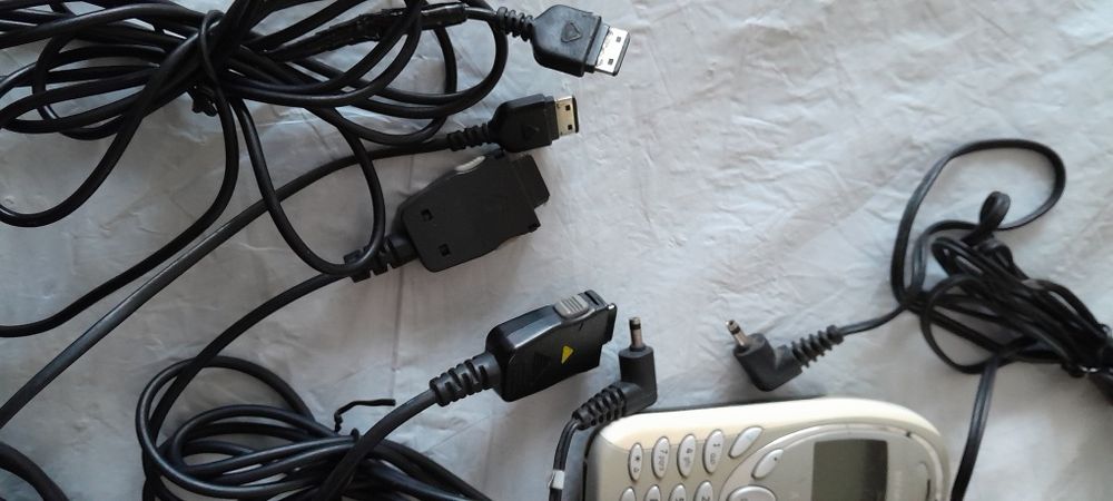 Продам  разные блоки питания - зарядк и